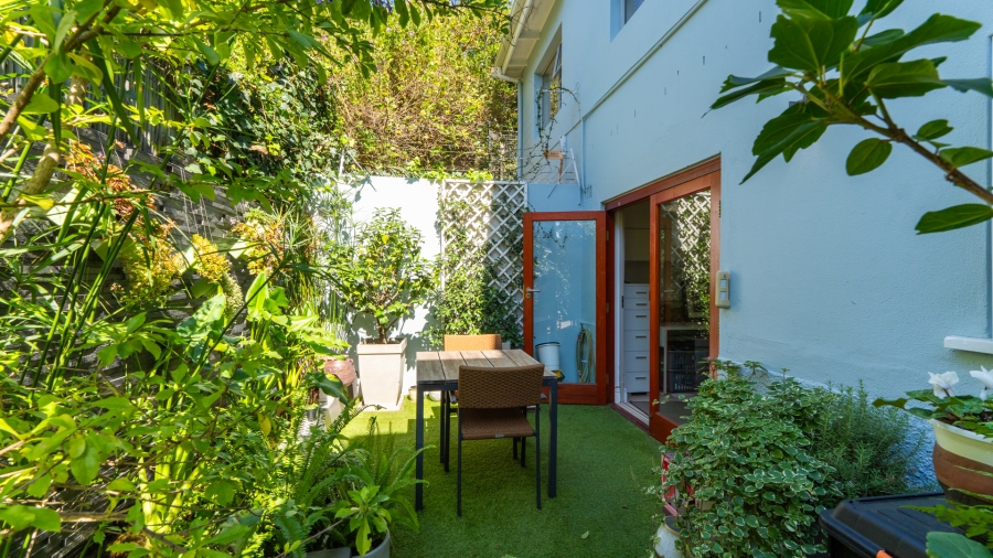 2 Bedroom Property for Sale in Green Point Western Cape